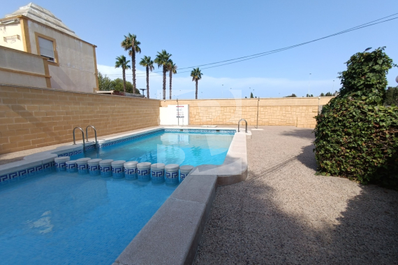 Смежный дом - Продажа - TORREVIEJA - Зона Карефур