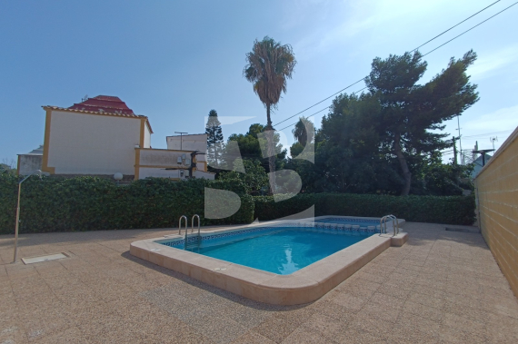 Смежный дом - Продажа - TORREVIEJA - Зона Карефур