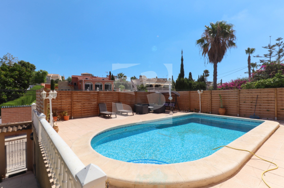 Вилла - Продажа - TORREVIEJA - Los Balcones