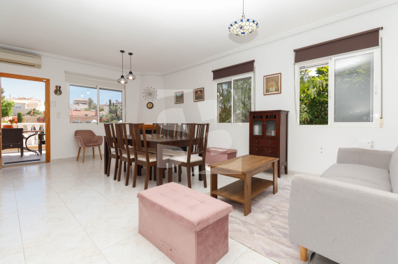 Вилла - Продажа - TORREVIEJA - Los Balcones