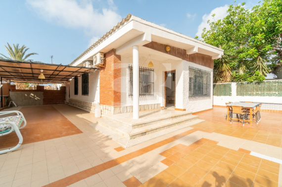 Вилла - Продажа - TORREVIEJA - Aguas Nuevas 1