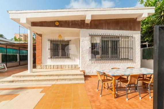 Вилла - Продажа - TORREVIEJA - Aguas Nuevas 1