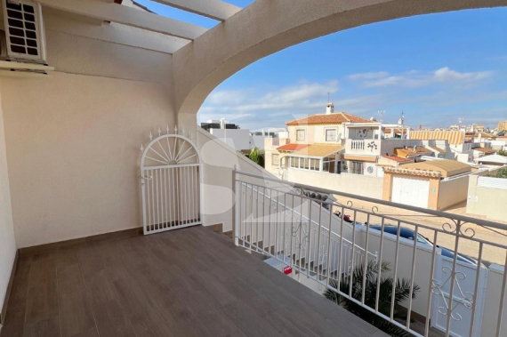 Вилла - Продажа - TORREVIEJA - La Mata