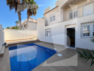 Вилла · Продажа TORREVIEJA · La Mata