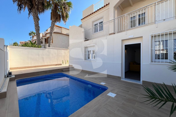 Villa - La Revente - TORREVIEJA - La Mata