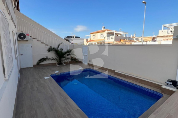 Villa - Segunda Mano - TORREVIEJA - La Mata