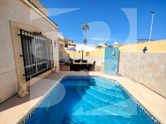 Chalet · Продажа TORREVIEJA · Los Frutales