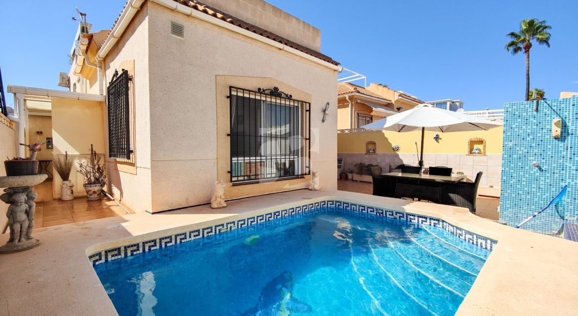 Chalet · Resale TORREVIEJA · Los Frutales