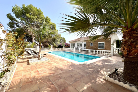 Villa - Segunda Mano - TORREVIEJA - Los Balcones