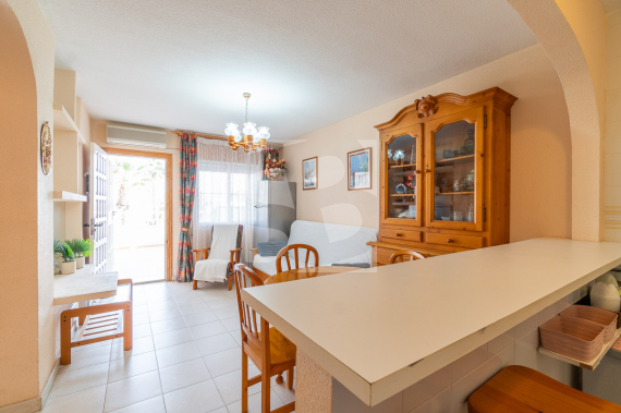 Смежный дом - Продажа - TORREVIEJA - Los Altos