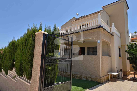 Chalet - Odsprzedaż - ORIHUELA COSTA - 