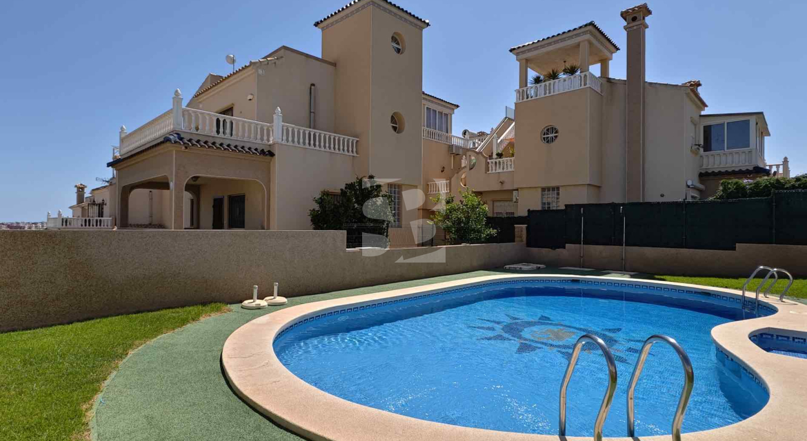 Chalet · Segunda Mano ORIHUELA COSTA · Villamartin