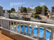 Chalet · La Revente ORIHUELA COSTA · Villamartin