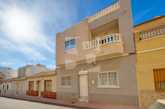 Detached house - Odsprzedaż - TORREVIEJA - 