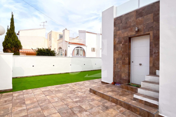 Semi-detached house - Odsprzedaż - ORIHUELA COSTA - 