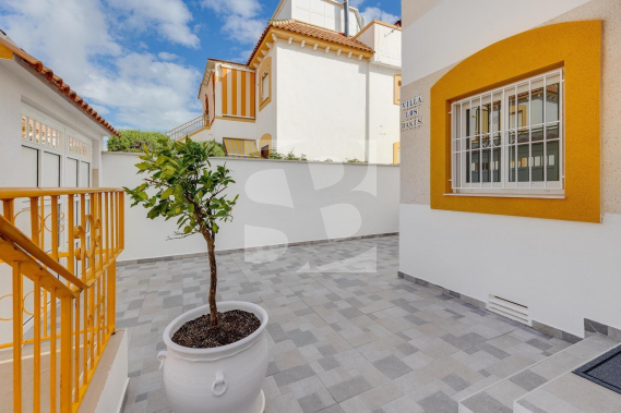 Бунгало - Продажа - TORREVIEJA - Centro