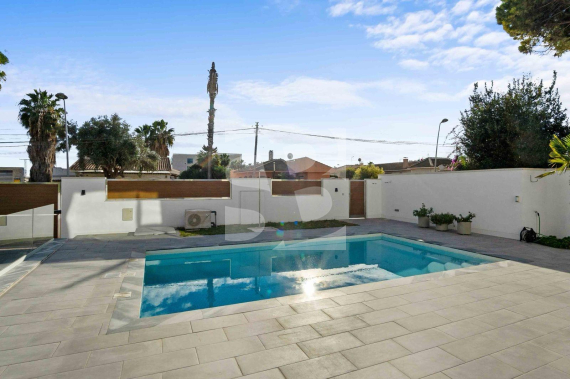 Villa - Segunda Mano - TORREVIEJA - Los Balcones