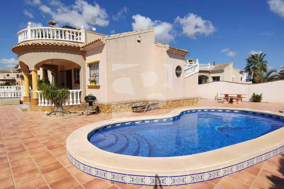 Villa - Segunda Mano - LOS MONTESINOS - La Herrada