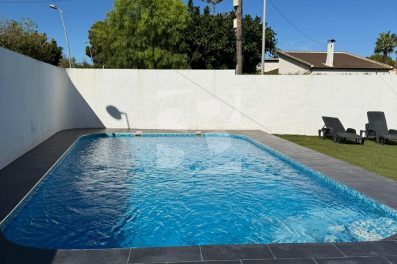 Вилла - Продажа - TORREVIEJA - Los Balcones