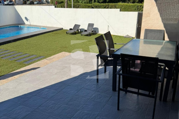 Вилла - Продажа - TORREVIEJA - Los Balcones