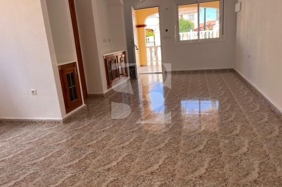 DOM RZĘDOWY - Odsprzedaż - TORREVIEJA - 