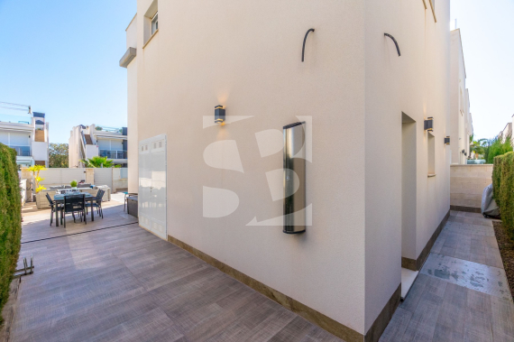 Villa - La Revente - TORREVIEJA - Zona Carrefour