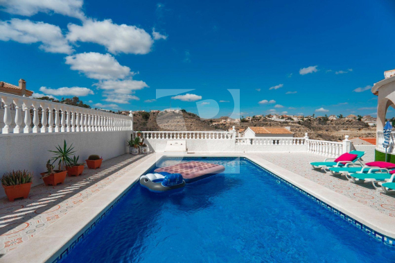 Chalet - Продажа - CIUDAD QUESADA - C. Quesada