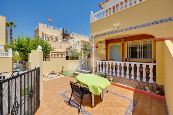 DOM RZĘDOWY - Odsprzedaż - ORIHUELA COSTA - 