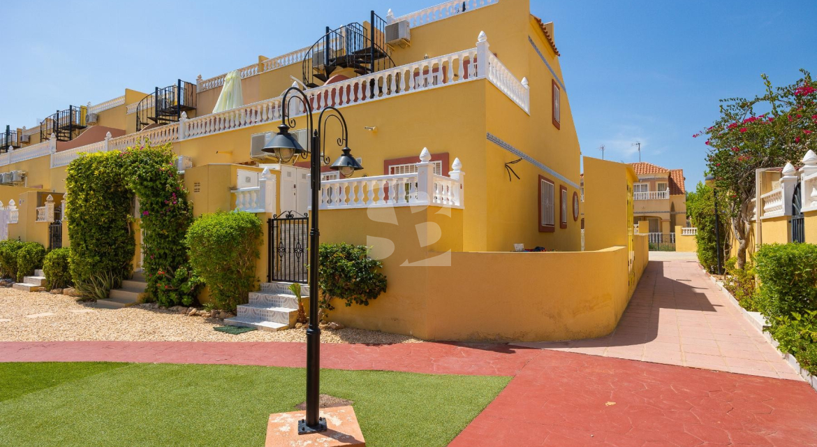 Row house · Resale ORIHUELA COSTA · La Zenia