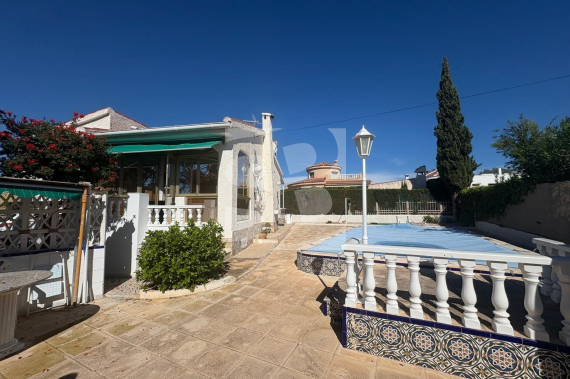 WILLA - Odsprzedaż - CIUDAD QUESADA - 