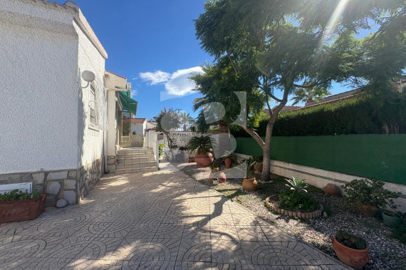 WILLA - Odsprzedaż - CIUDAD QUESADA - 