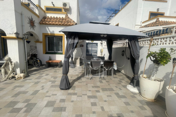 DOM RZĘDOWY - Odsprzedaż - TORREVIEJA - 