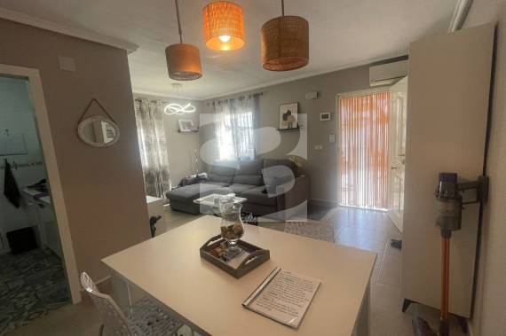 DOM RZĘDOWY - Odsprzedaż - TORREVIEJA - 