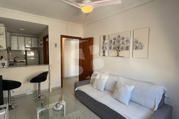 Апартамент - Продажа - TORREVIEJA -  Центр