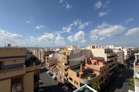 Апартамент - Продажа - TORREVIEJA -  Центр