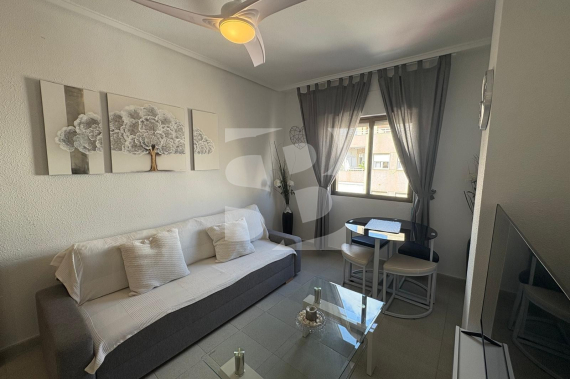 Апартамент - Продажа - TORREVIEJA -  Центр
