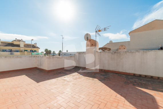 DOM RZĘDOWY - Odsprzedaż - TORREVIEJA - 