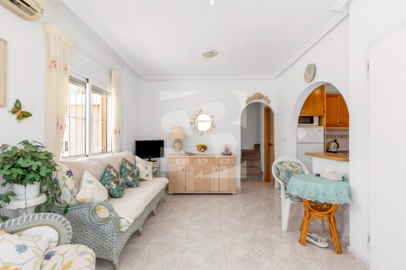 DOM RZĘDOWY - Odsprzedaż - TORREVIEJA - 