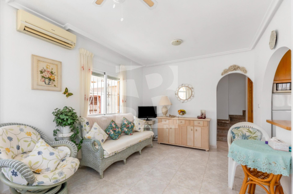 DOM RZĘDOWY - Odsprzedaż - TORREVIEJA - 