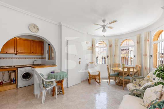 DOM RZĘDOWY - Odsprzedaż - TORREVIEJA - 