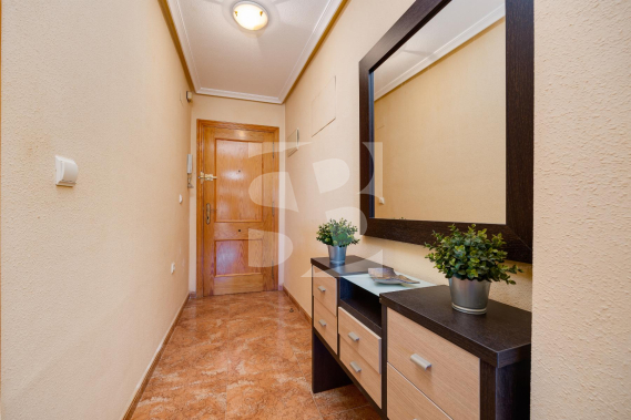 Апартамент - Продажа - TORREVIEJA -  Центр