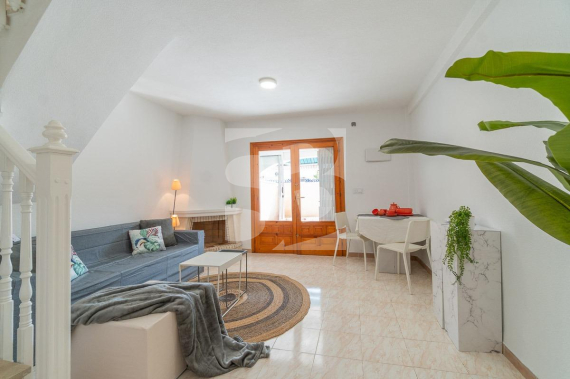 DOM RZĘDOWY - Odsprzedaż - TORREVIEJA - 