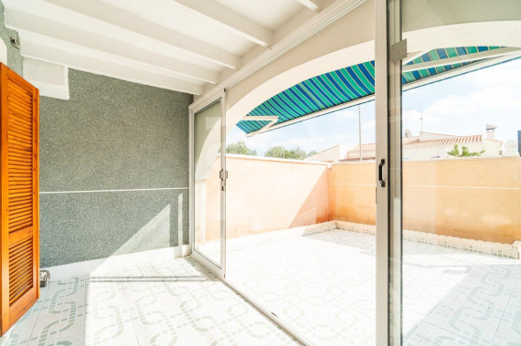 DOM RZĘDOWY - Odsprzedaż - TORREVIEJA - 