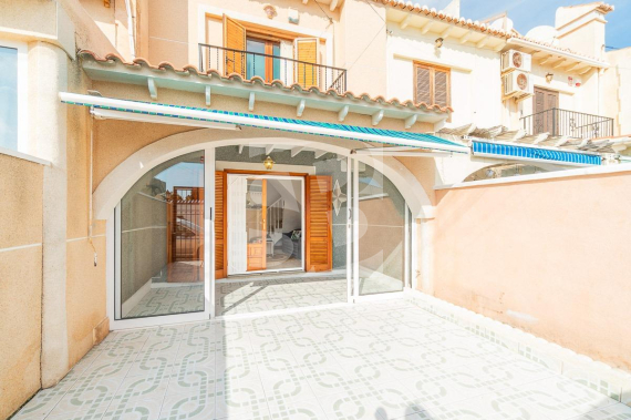 DOM RZĘDOWY - Odsprzedaż - TORREVIEJA - 