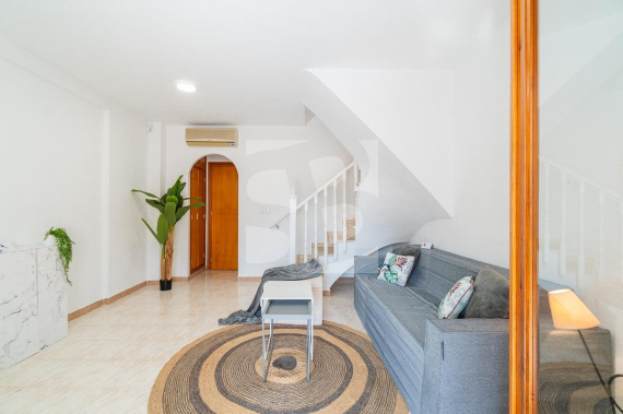 DOM RZĘDOWY - Odsprzedaż - TORREVIEJA - 