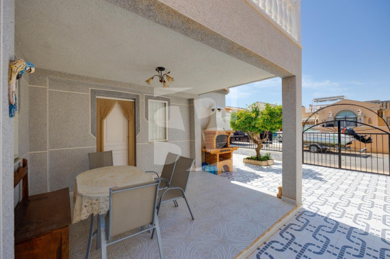 DOM RZĘDOWY - Odsprzedaż - TORREVIEJA - 