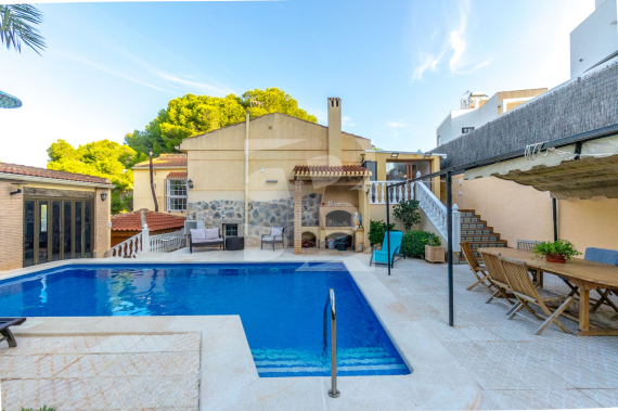 Chalet - Продажа - TORREVIEJA - Los Balcones