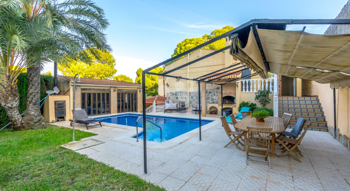 Chalet · Resale TORREVIEJA · Los Balcones