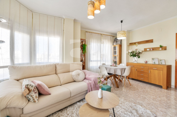 Апартамент - Продажа - TORREVIEJA -  Центр