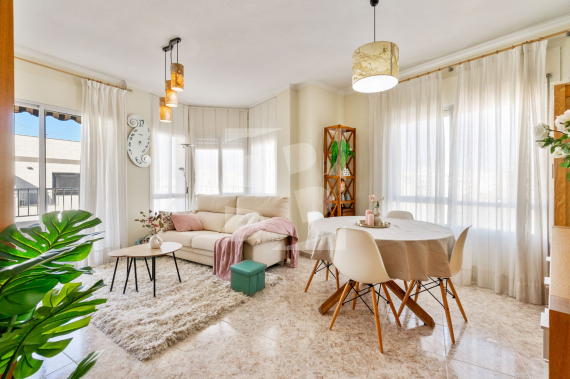 Апартамент - Продажа - TORREVIEJA -  Центр